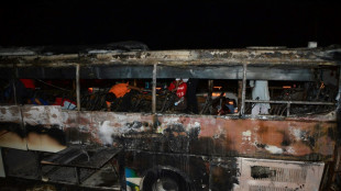 Mueren 18 v&iacute;ctimas de las inundaciones de Pakist&aacute;n por el incendio en un bus