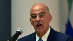 Griechischer Au&szlig;enminister besucht vom Erdbeben betroffene Regionen in der T&uuml;rkei