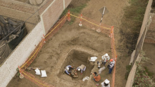 Oper&aacute;rios descobrem fortuitamente oito tumbas pr&eacute;-hisp&acirc;nicas no Peru