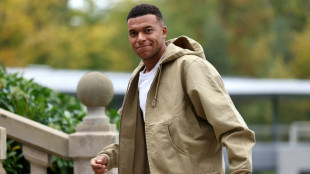 "Estou mais tranquilo em Madri" do que em Paris, admite Mbappé