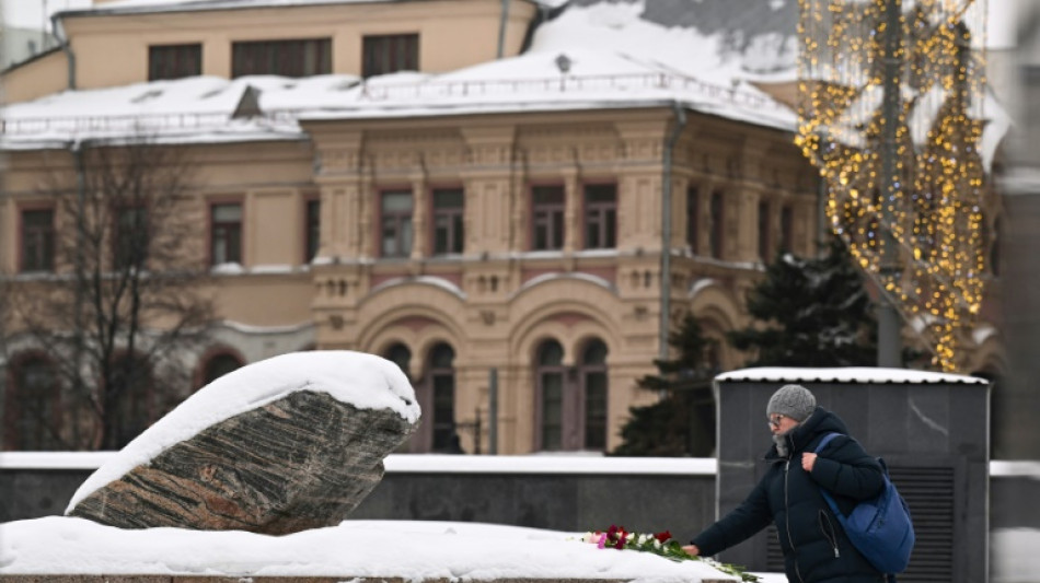 Autoridades russas amea&ccedil;am enterrar Navalny na pris&atilde;o onde morreu, segundo assessores