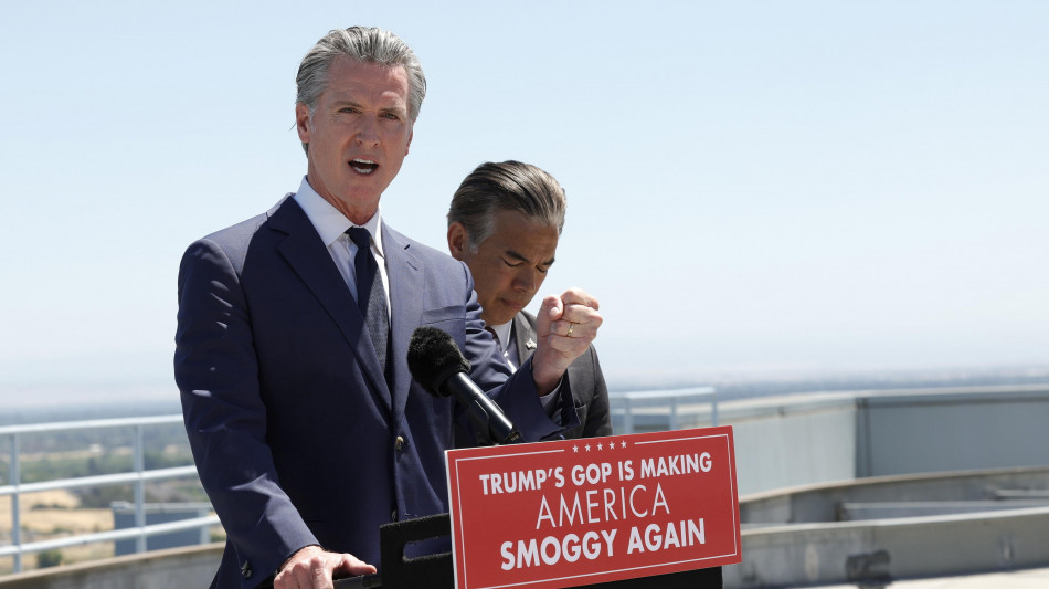 Trump abroga le norme sulle auto elettriche in California