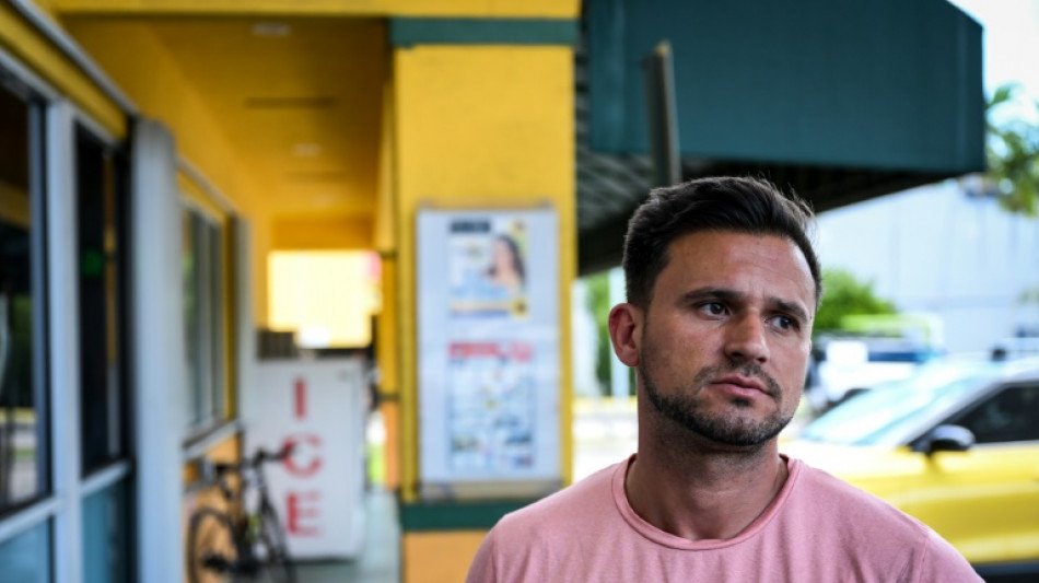 En Floride, l'angoisse de r&eacute;fugi&eacute;s v&eacute;n&eacute;zu&eacute;liens d&eacute;sormais priv&eacute;s de protection