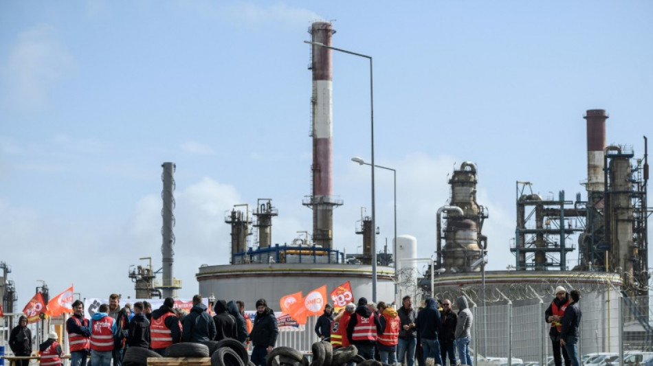 La gr&egrave;ve &agrave; la raffinerie de Donges entre dans sa 5e semaine