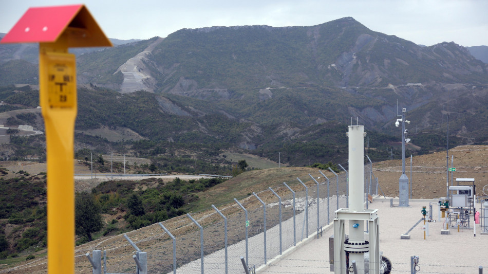 Ecco, Sace sostiene pi&ugrave; il fossile delle rinnovabili