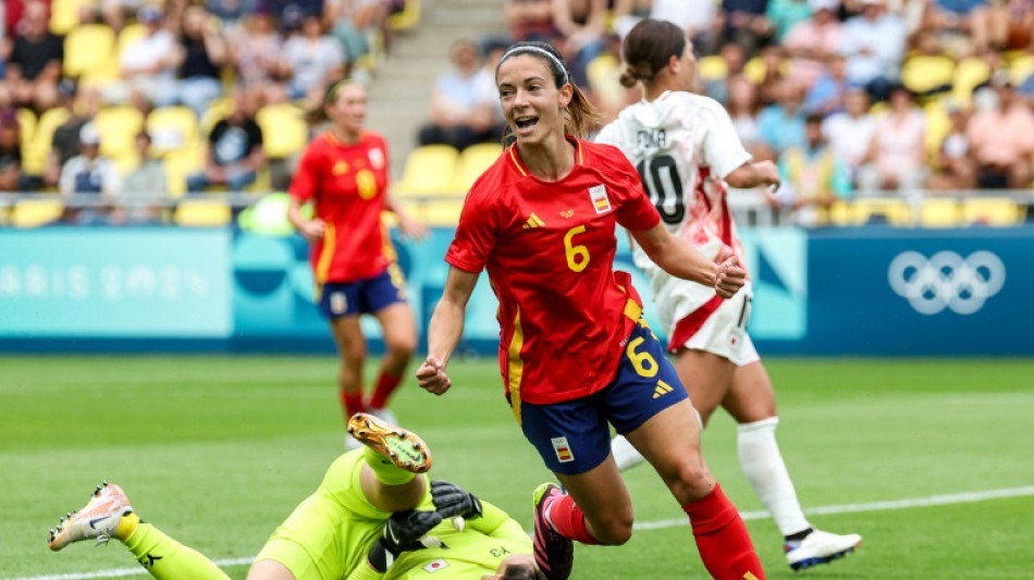 Aitana gu&iacute;a debut victorioso de Espa&ntilde;a en Par&iacute;s