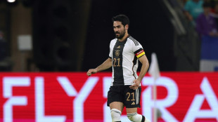 DFB-Elf mit Kapit&auml;n G&uuml;ndogan und Kimmich rechts