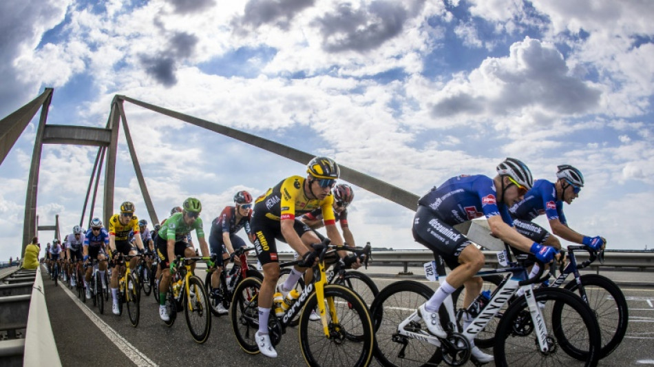 Tour d'Espagne: Bennett rafle la deuxi&egrave;me &eacute;tape au sprint, Teunissen passe en rouge