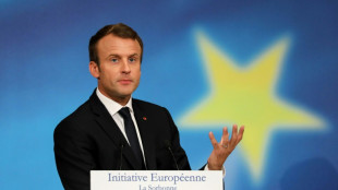 Macron appelle &agrave; un nouveau sursaut de l'Europe si elle ne veut pas "mourir"