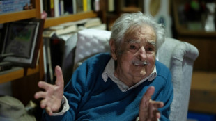 Mujica admite cr&iacute;tica 'grosseira' a Kirchner, mas refor&ccedil;a necessidade de renova&ccedil;&atilde;o