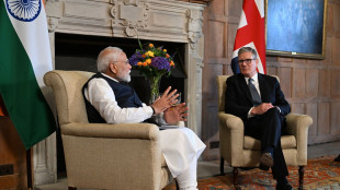 Gb e India firmano 'storico' accordo di libero scambio