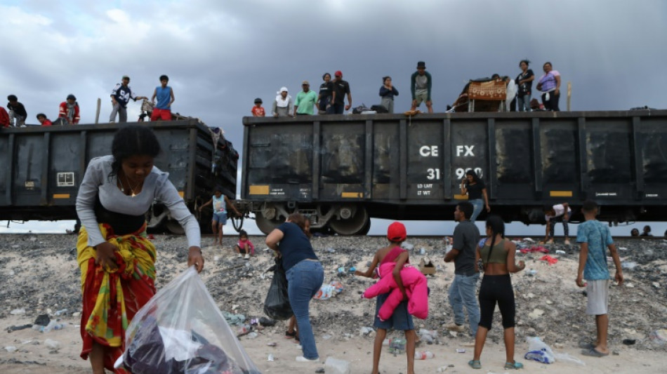 Milhares de migrantes ficam bloqueados no norte e sul do M&eacute;xico