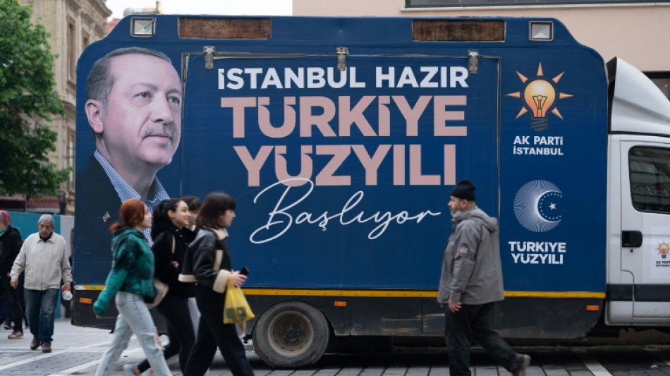 Erdogan zeigt sich nach Erkrankung erstmals wieder in der &Ouml;ffentlichkeit