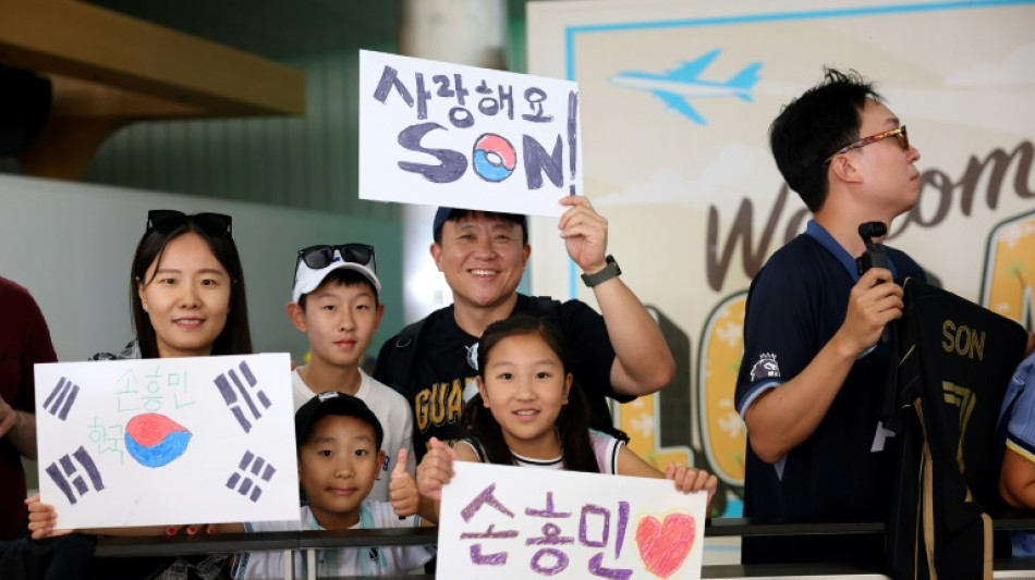 Son draws fans to airport as LAFC calls Wednesday news conference
