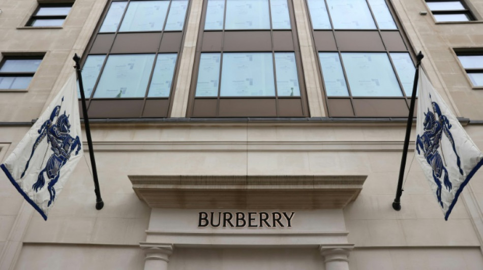 Burberry tente un retour aux sources pour &eacute;viter la catastrophe