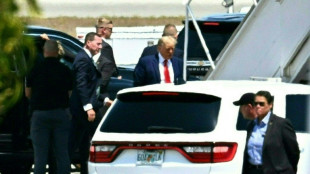 Trump en route pour sa comparution p&eacute;nale historique &agrave; New York