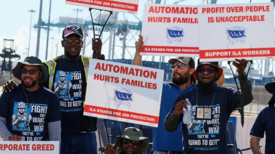 USA: pr&egrave;s de 40 ports bloqu&eacute;s par une gr&egrave;ve des dockers un mois avant la pr&eacute;sidentielle