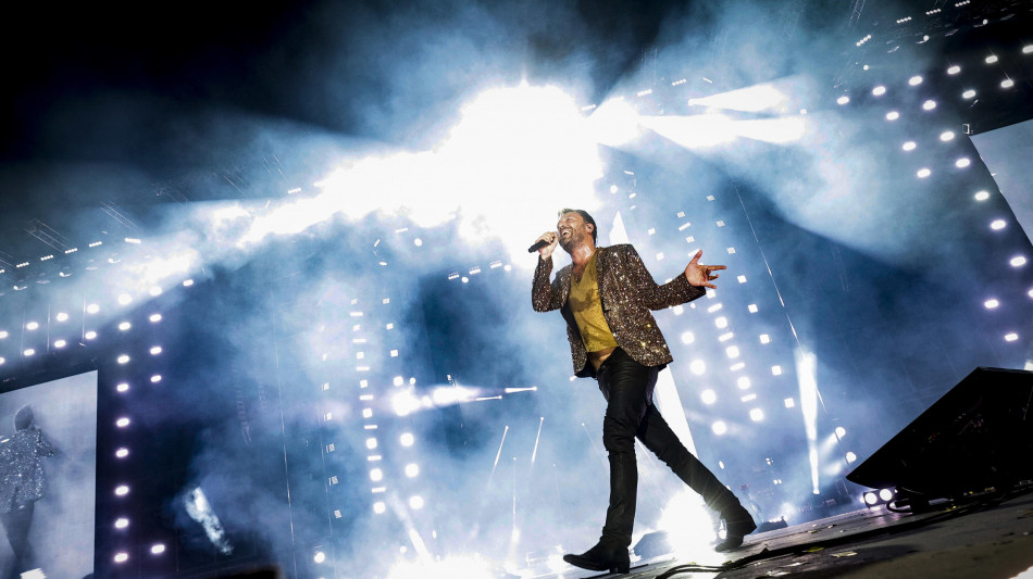 Cremonini, 18/o disco platino per Squ&eacute;rez? 1800000 volte grazie