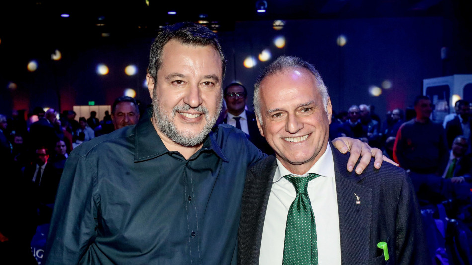 Al via ultimo giorno congresso Lega, oggi la sfida Salvini-Garavaglia e il voto