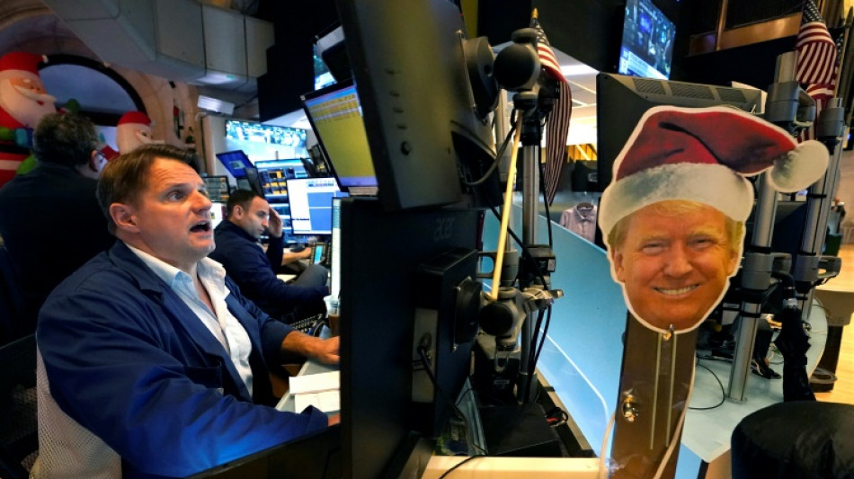 Wall Street reste ferme, les nouvelles de l'emploi ouvrent la voie &agrave; une baisse de taux