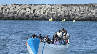 Encuentran cuatro migrantes muertos en una embarcaci&oacute;n cerca de Canarias