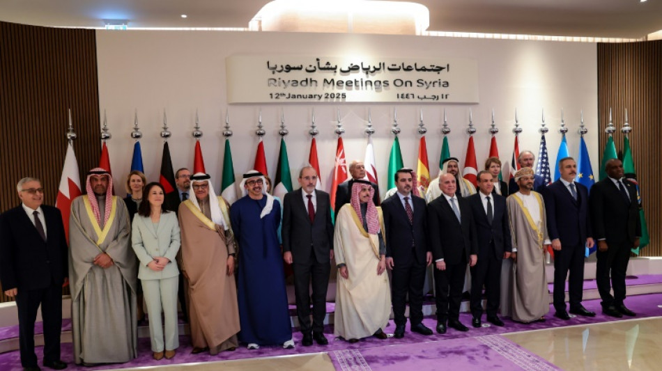 Ar&aacute;bia Saudita pede suspens&atilde;o das san&ccedil;&otilde;es contra a S&iacute;ria 