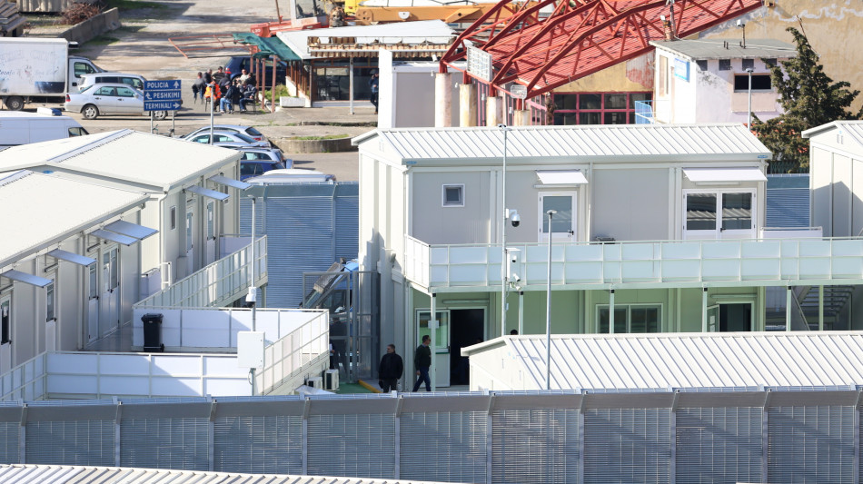 Migranti in Albania, tutte respinte le richieste d'asilo