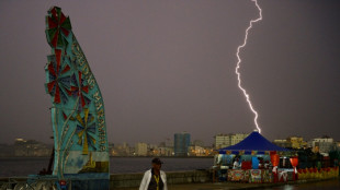 Incendio en Cuba se extiende a segundo tanque de petr&oacute;leo y deja 49 heridos