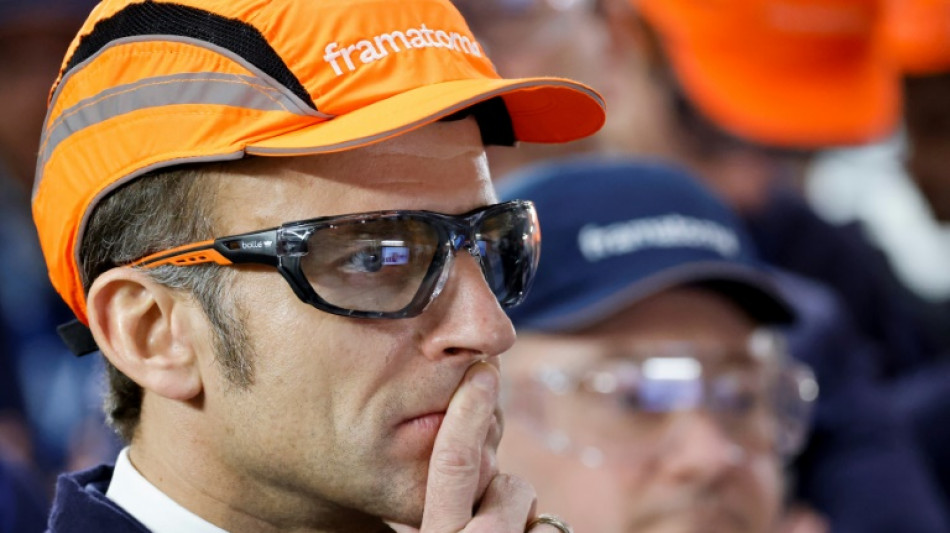 L'air de rien, Macron d&eacute;fend sa politique et son bilan