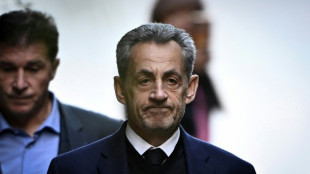 El expresidente francés Sarkozy sale de prisión tras 20 días entre rejas