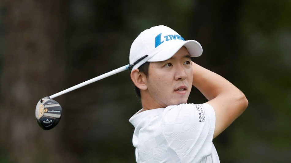 Noh fires 60 to grab PGA lead despite broken driver head