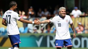 EUA goleia Trinidad e Tobago (5-0) em sua estreia na Copa Ouro