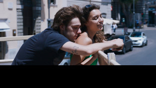 Suspicious Minds, giallo sentimentale in ascensore