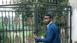 Ugandas Oppositionsf&uuml;hrer nach eigenen Angaben unter Hausarrest