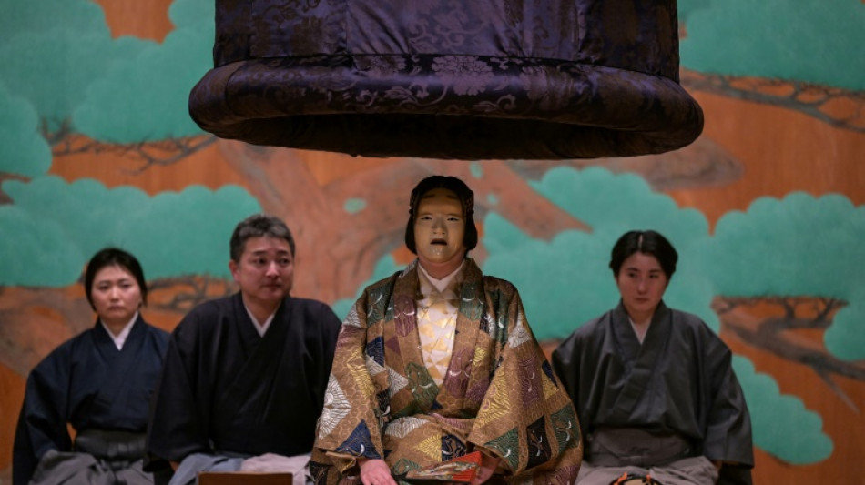 Au Japon, les femmes br&ucirc;lent les planches du tr&egrave;s masculin th&eacute;&acirc;tre n&ocirc;