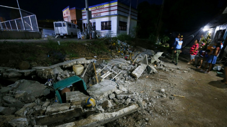 Levantan una alerta de tsunami en el Pac&iacute;fico tras un terremoto de magnitud 7,4 en Filipinas