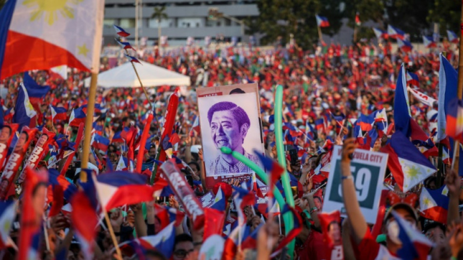 Philippines: arm&eacute;e et police massivement d&eacute;ploy&eacute;es &agrave; la veille des &eacute;lections