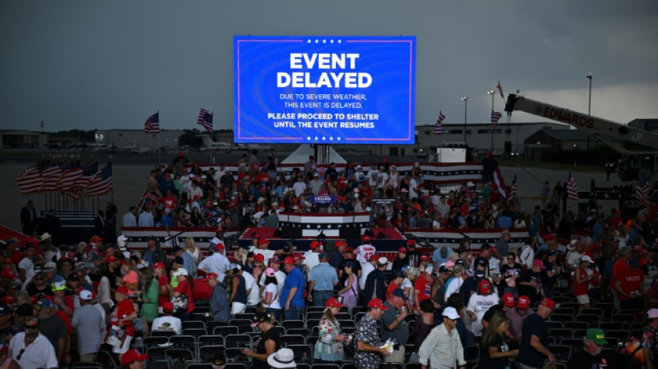 Trump adia primeiro com&iacute;cio desde o come&ccedil;o de julgamento