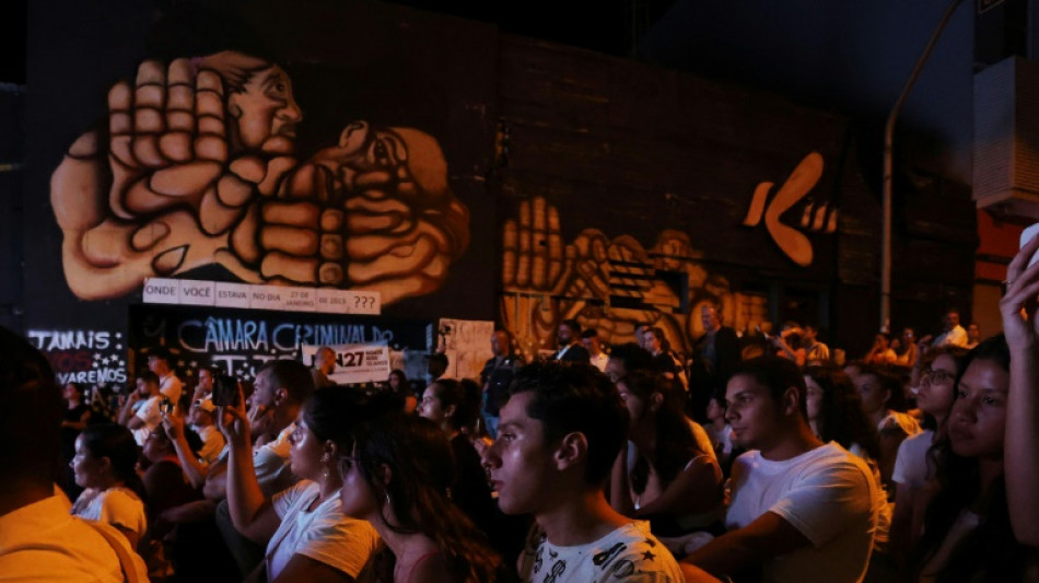 Familias piden justicia en el d&eacute;cimo aniversario del incendio mortal en una discoteca de Brasil