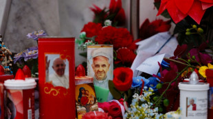 El estado del papa Francisco se mantiene "estable" tras &uacute;ltima crisis respiratoria