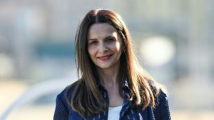 Prominente Franz&ouml;sinnen schneiden sich aus Solidarit&auml;t mit Iranerinnen Haare ab