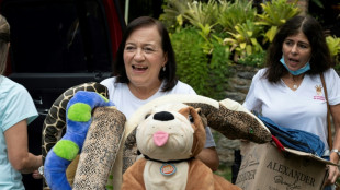 Un "hospital" de peluches reparte alegr&iacute;a a ni&ntilde;os en Venezuela