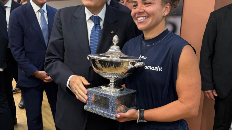 Mattarella a Paolini, 'bravissima, giornata indimenticabile'