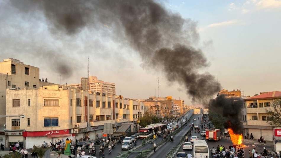 Iran: nouvelle journ&eacute;e de manifestations, incendie &agrave; la prison d'Evine