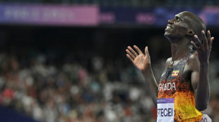 Athl&eacute;tisme: Cheptegei royal sur 10.000 m, premier sacr&eacute; au Stade de France