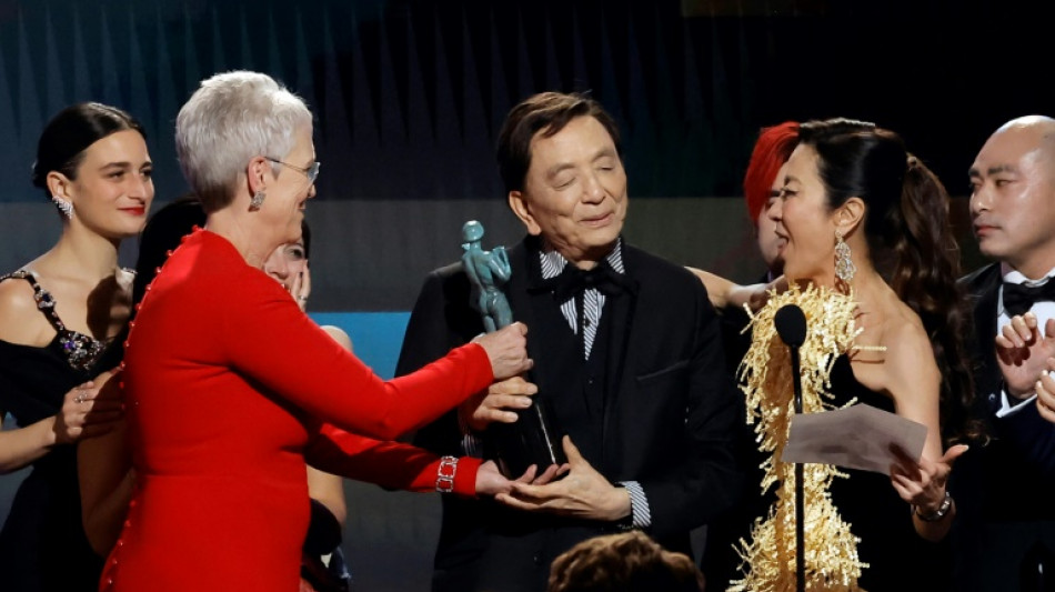 "Everything Everywhere All At Once" r&auml;umt bei SAG-Preisverleihung ab