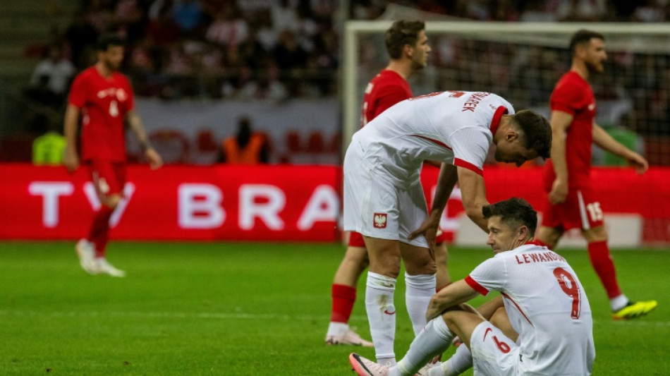 El polaco Lewandowski se retira lesionado en el amistoso ante Turqu&iacute;a