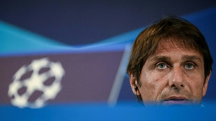 Conte's Tottenham 'clear favourites' says Sporting coach