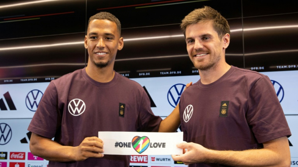 Mondial-2022: un brassard pour l'inclusion port&eacute; par des &eacute;quipes dont la France