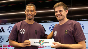 Mondial-2022: un brassard pour l'inclusion port&eacute; par des &eacute;quipes dont la France